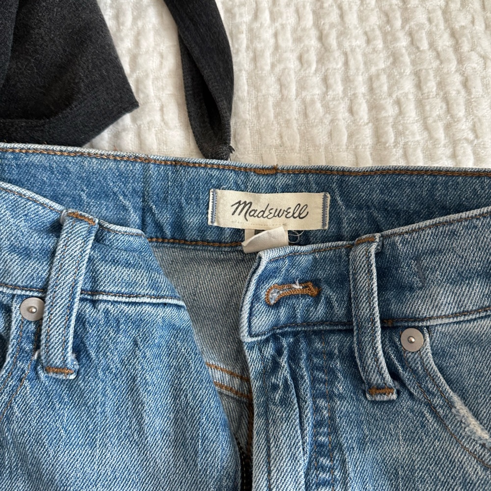 Madewell size 28p light wash  jeans